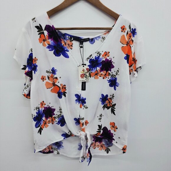 NWT Harve Bernard Tie Front Blouse Floral Size L Button Top Short Sleeve V-Neck - Picture 3 of 15